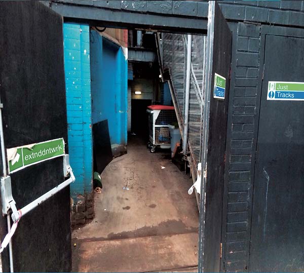 Just Tracks | Retro Vinyl Club