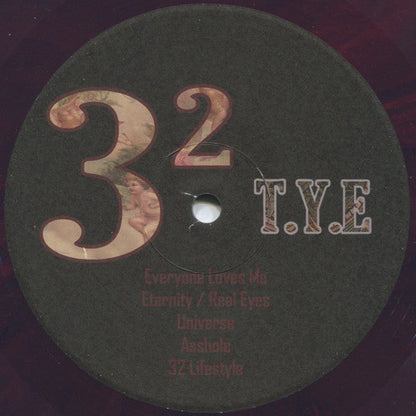 32 |   Retro Vinyl Club